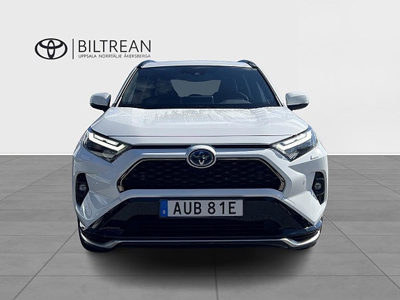 Toyota RAV4 6 of 17