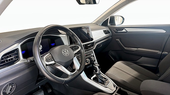 Volkswagen T-Roc 7 of 12