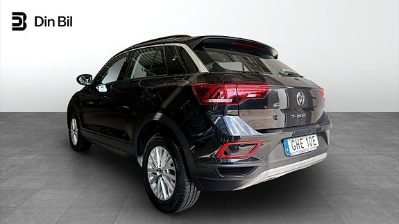 Volkswagen T-Roc 3 of 5
