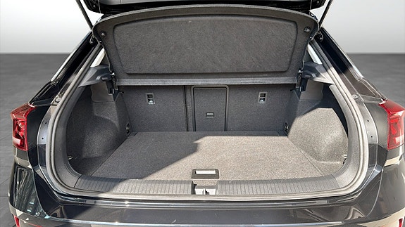 Volkswagen T-Roc 12 of 12