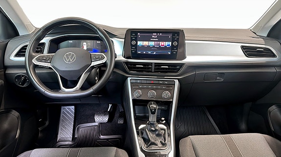 Volkswagen T-Roc 10 of 12