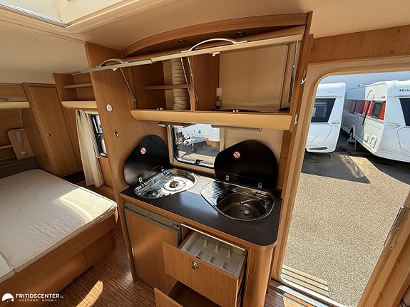 Adria Adora 563 PU *Alde Värme / Queensbed* Ränta 3.95% 6 of 21