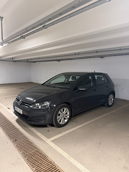 Volkswagen Golf VII 2 of 5