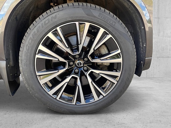 Volvo XC90 9 of 18