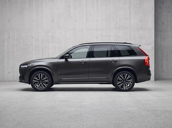 Volvo XC90 2 of 5