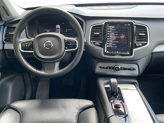 Volvo XC90 11 of 18