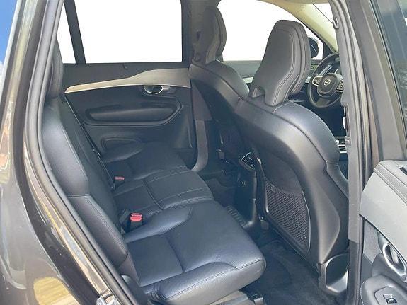 Volvo XC90 14 of 18