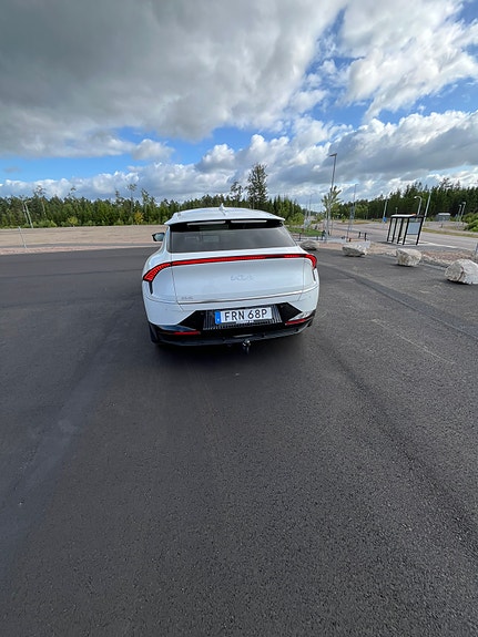 Kia EV6 3 of 5