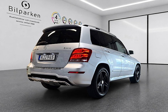 Mercedes-Benz GLK220 2 of 5