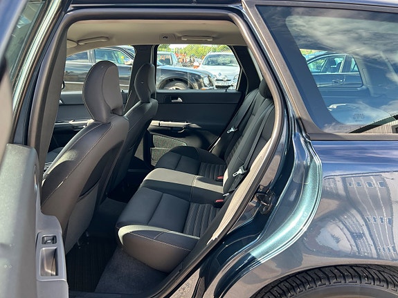 Volvo V50 7 of 16