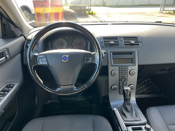 Volvo V50 6 of 16