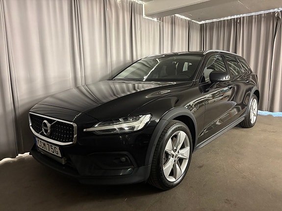 Volvo V60 Cross Country 3 of 5