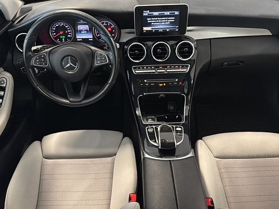 Mercedes-Benz C180 11 of 17