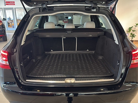 Mercedes-Benz C180 7 of 17