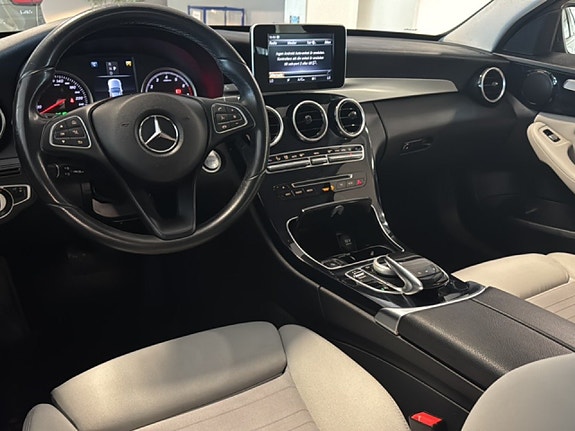 Mercedes-Benz C180 12 of 17