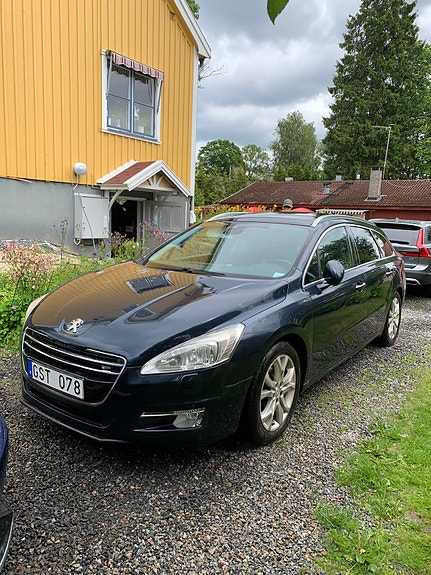 Peugeot 508 SW 2012