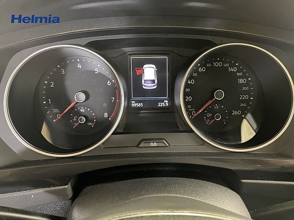 Volkswagen Tiguan 16 of 17