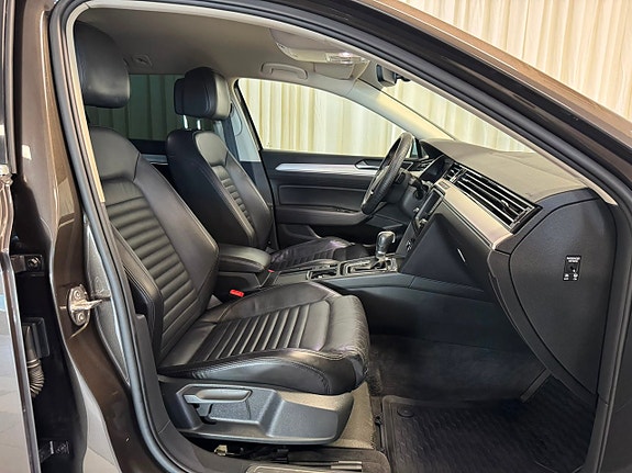 Volkswagen Passat Alltrack 9 of 30