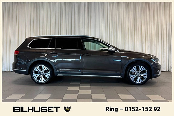 Volkswagen Passat Alltrack 2 of 30