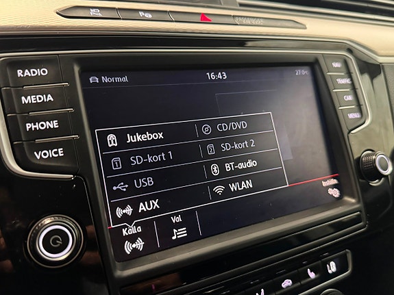 Volkswagen Passat Alltrack 19 of 30