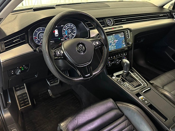 Volkswagen Passat Alltrack 7 of 30
