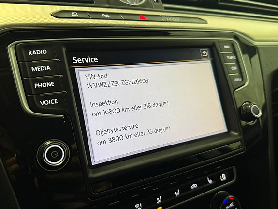 Volkswagen Passat Alltrack 18 of 30