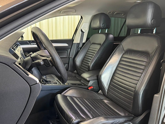 Volkswagen Passat Alltrack 8 of 30