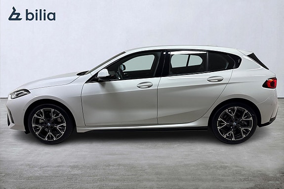 BMW 120 3 of 5