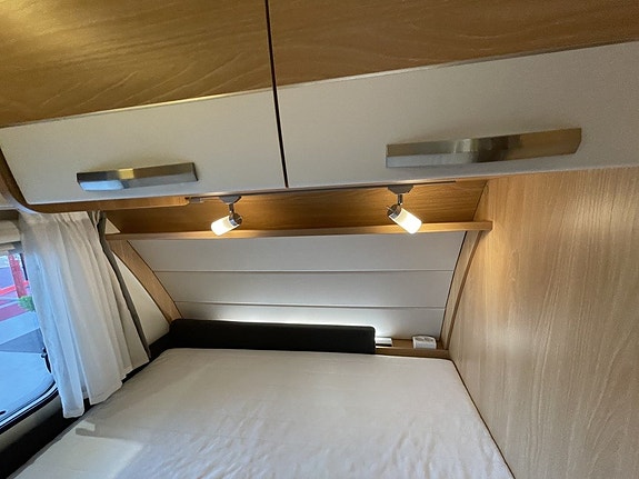 Knaus Sudwind Silver Selection / Truma/4 bäddar/ 1500 kg 11 of 13