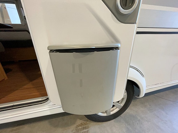 Knaus Sudwind Silver Selection / Truma/4 bäddar/ 1500 kg 13 of 13