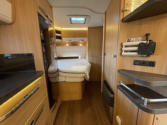 Knaus Sudwind Silver Selection / Truma/4 bäddar/ 1500 kg 7 of 13