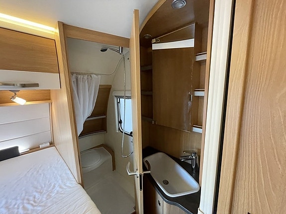 Knaus Sudwind Silver Selection / Truma/4 bäddar/ 1500 kg 10 of 13
