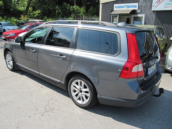 Volvo V70 4 of 5