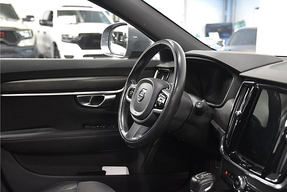 Volvo V90 Cross Country 8 of 27