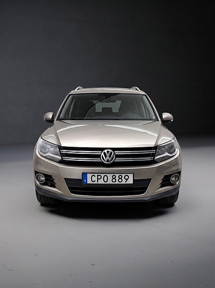 Volkswagen Tiguan 2 of 5