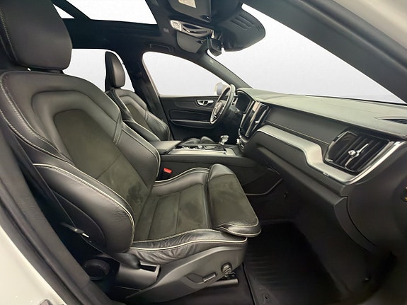 Volvo XC60 15 of 30