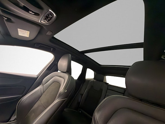 Volvo XC60 18 of 30
