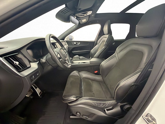 Volvo XC60 12 of 30