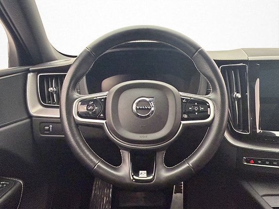 Volvo XC60 14 of 30