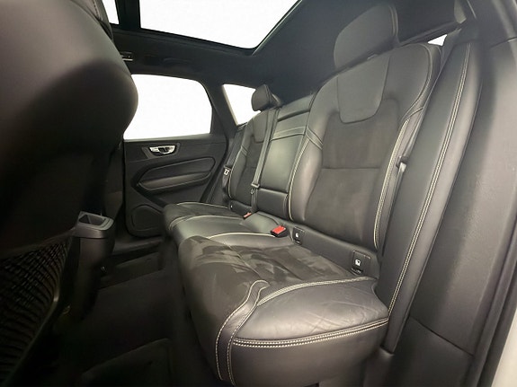 Volvo XC60 17 of 30