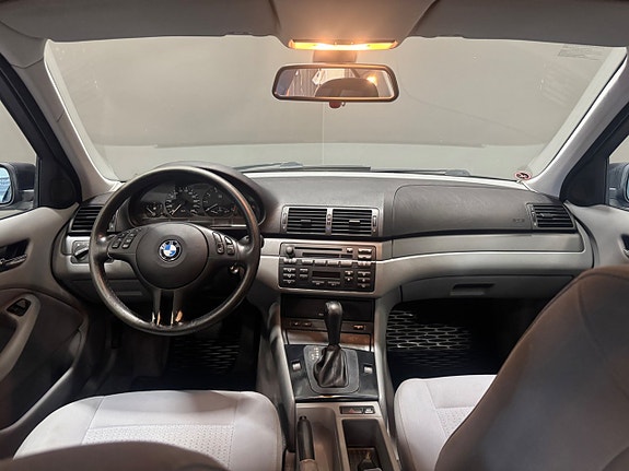 BMW 318i 6 of 7