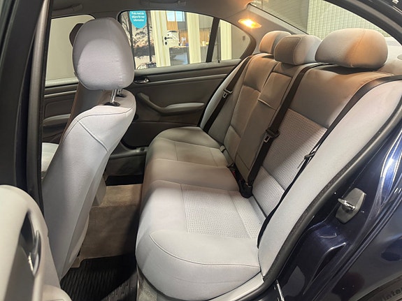 BMW 318i 5 of 5