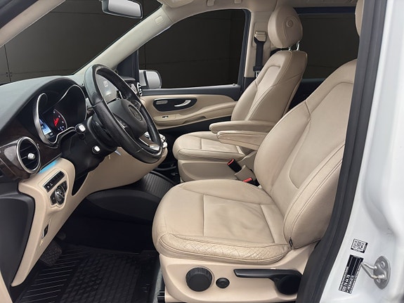 Mercedes-Benz V250 d 17 of 30