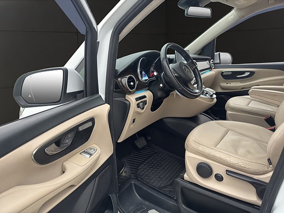 Mercedes-Benz V250 d 16 of 30