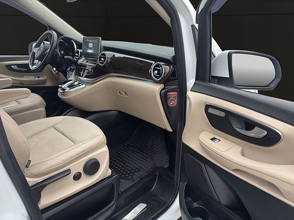 Mercedes-Benz V250 d 29 of 30