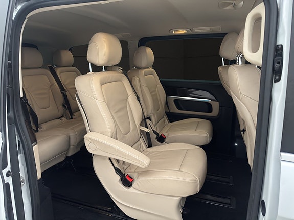 Mercedes-Benz V250 d 29 of 30