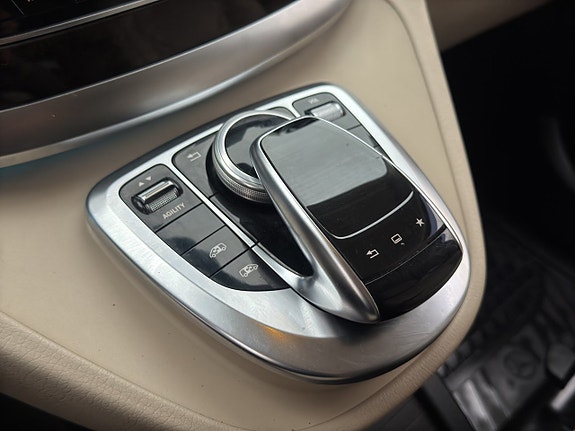 Mercedes-Benz V250 d 26 of 30