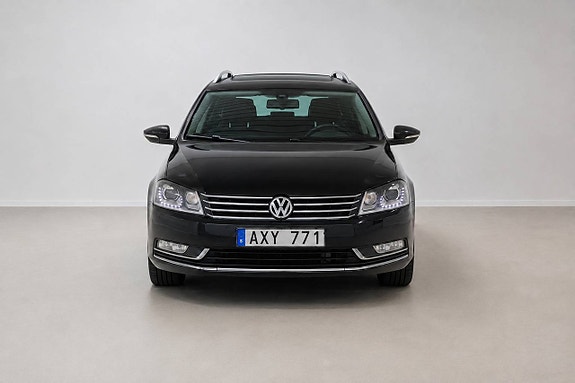 Volkswagen Passat 3 of 24
