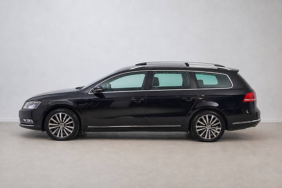 Volkswagen Passat 4 of 24