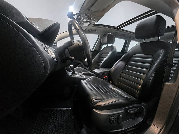 Volkswagen Passat 11 of 24